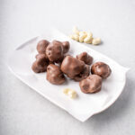 Cashew Nut Torrone Chocolate (320g) - Image 2