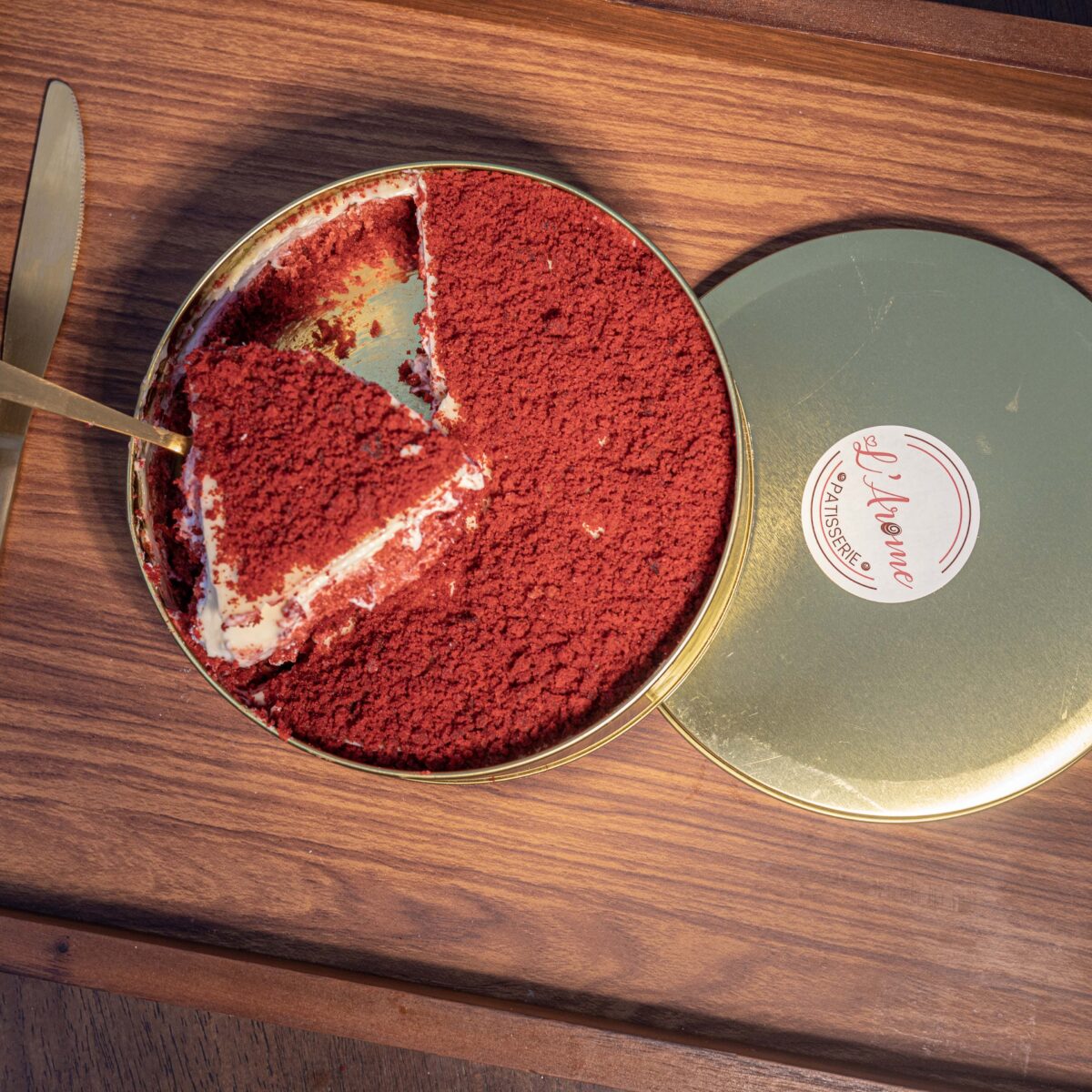 Red Velvet White Chocolate Dream Cake (500-600g) - Image 3