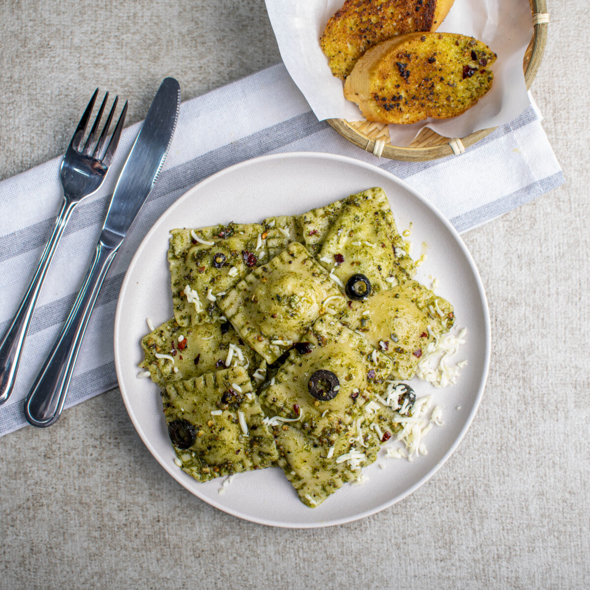 Spinach Ricotta Ravioli (200g) 12-15 pcs - Image 3